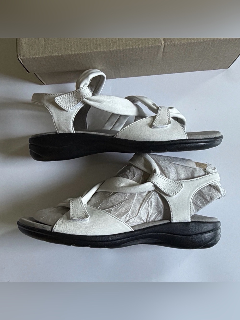 Women’s Saylie Moon Clark’s Sandals Size 10W